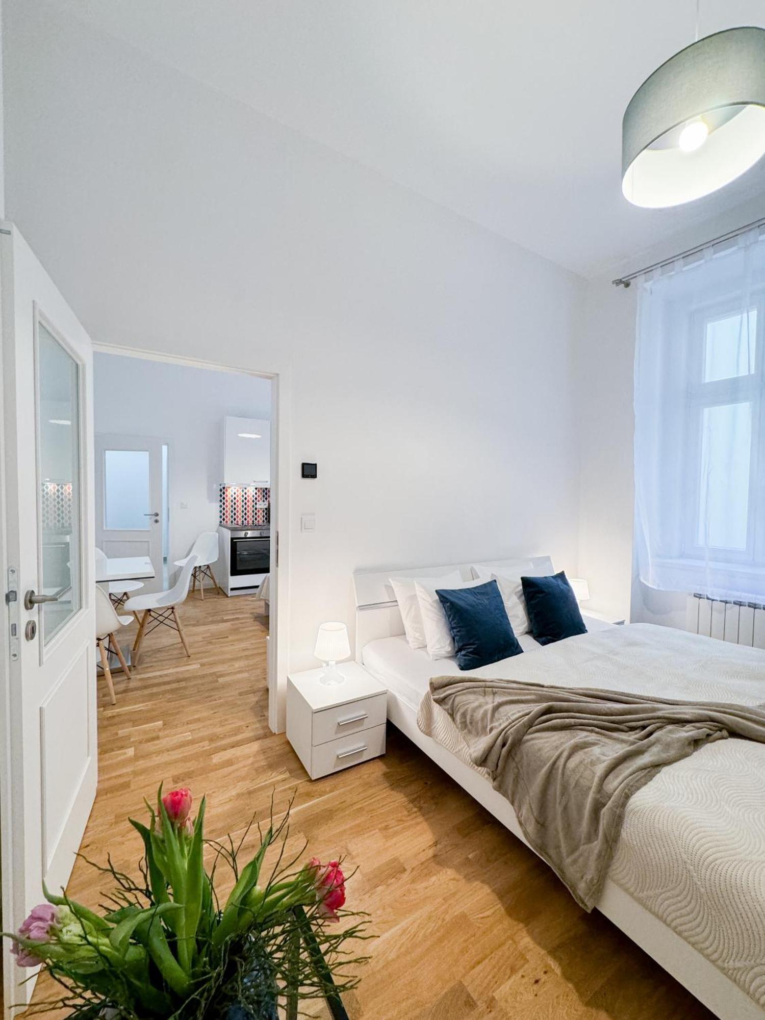 Turnkey I Wenceslas Square Apartments Prague Luaran gambar